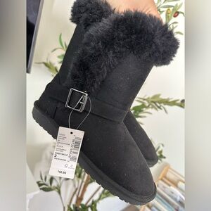 Brand New Children’s Place Size 2 Black suede boots
